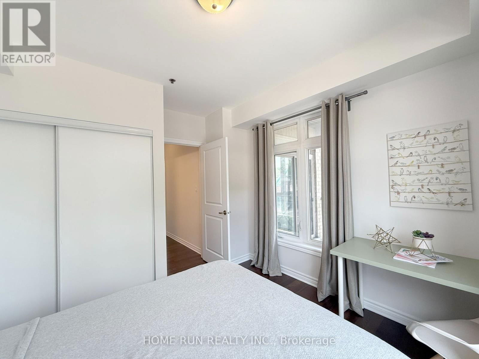 323 - 429 KENT STREET Image 25