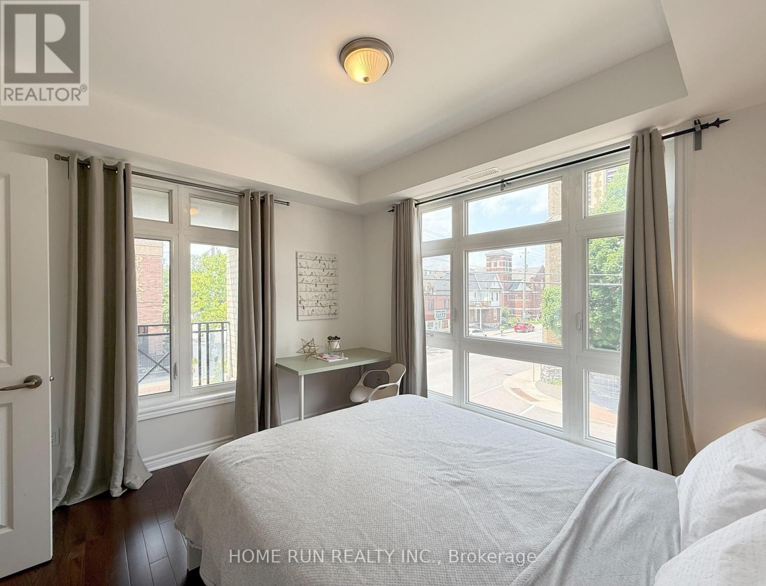 323 - 429 KENT STREET Image 27