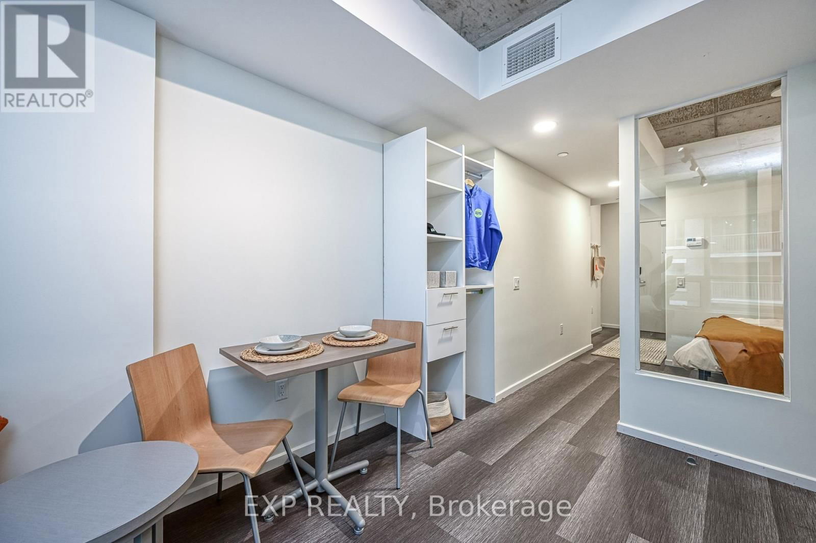 602 - 211 BESSERER STREET Image 11