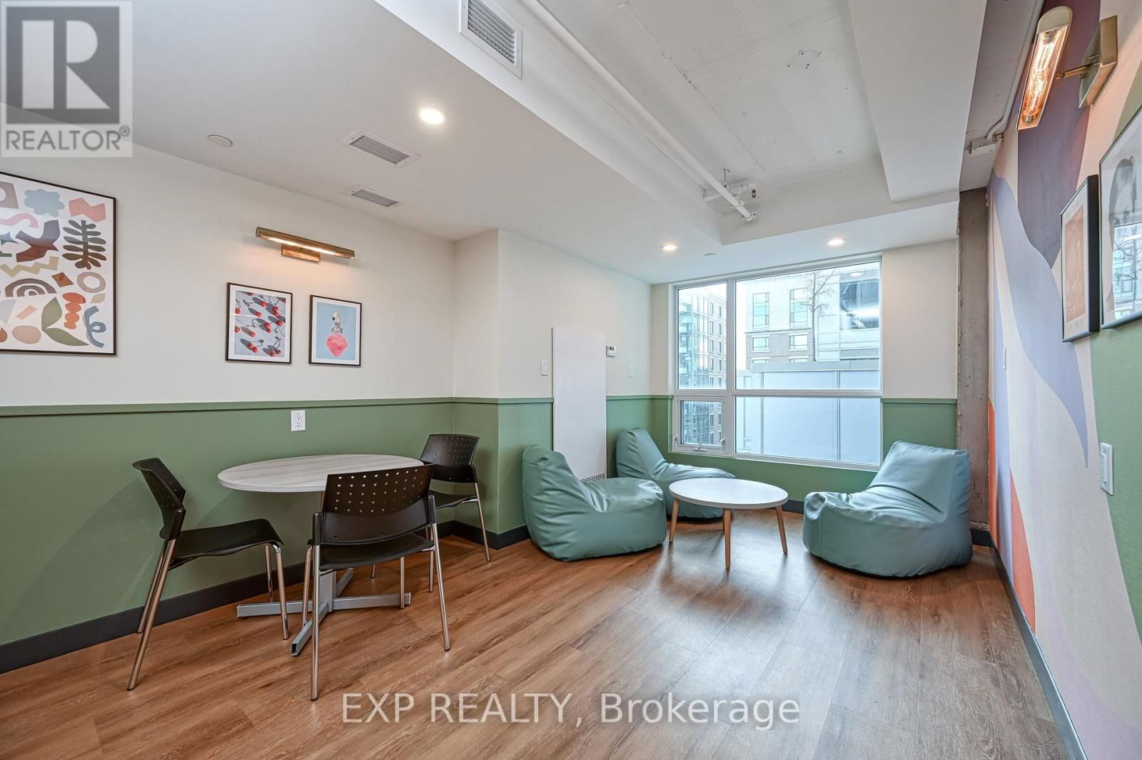 602 - 211 BESSERER STREET Image 20