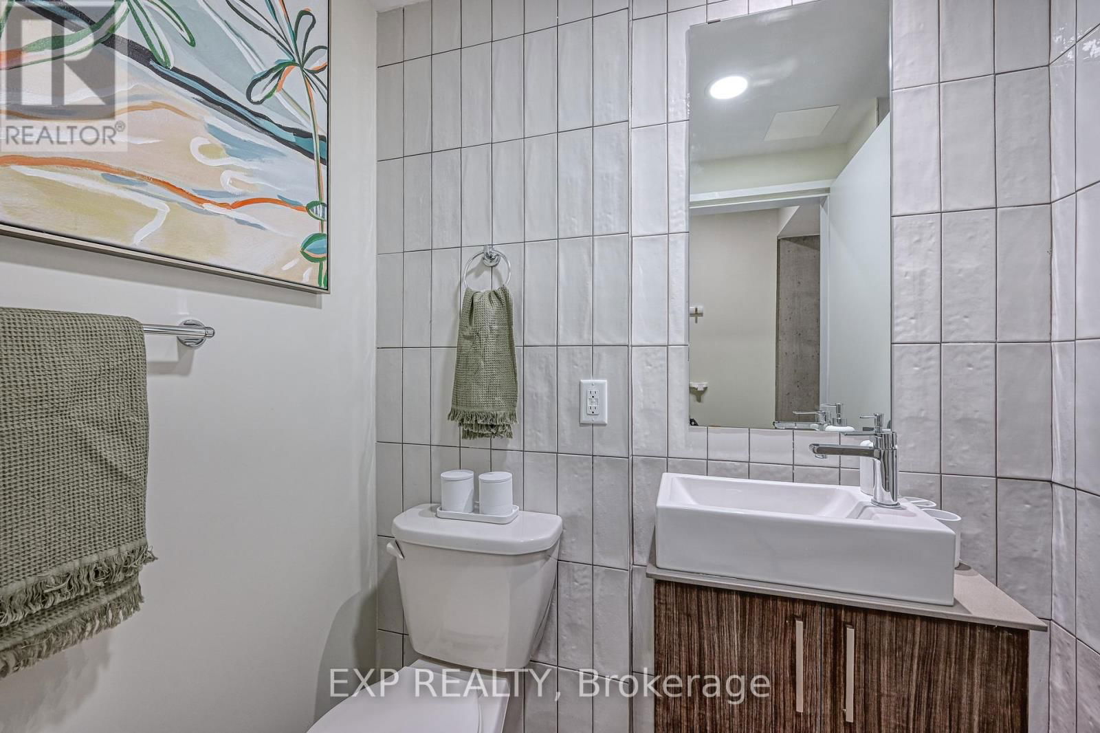 602 - 211 BESSERER STREET Image 4