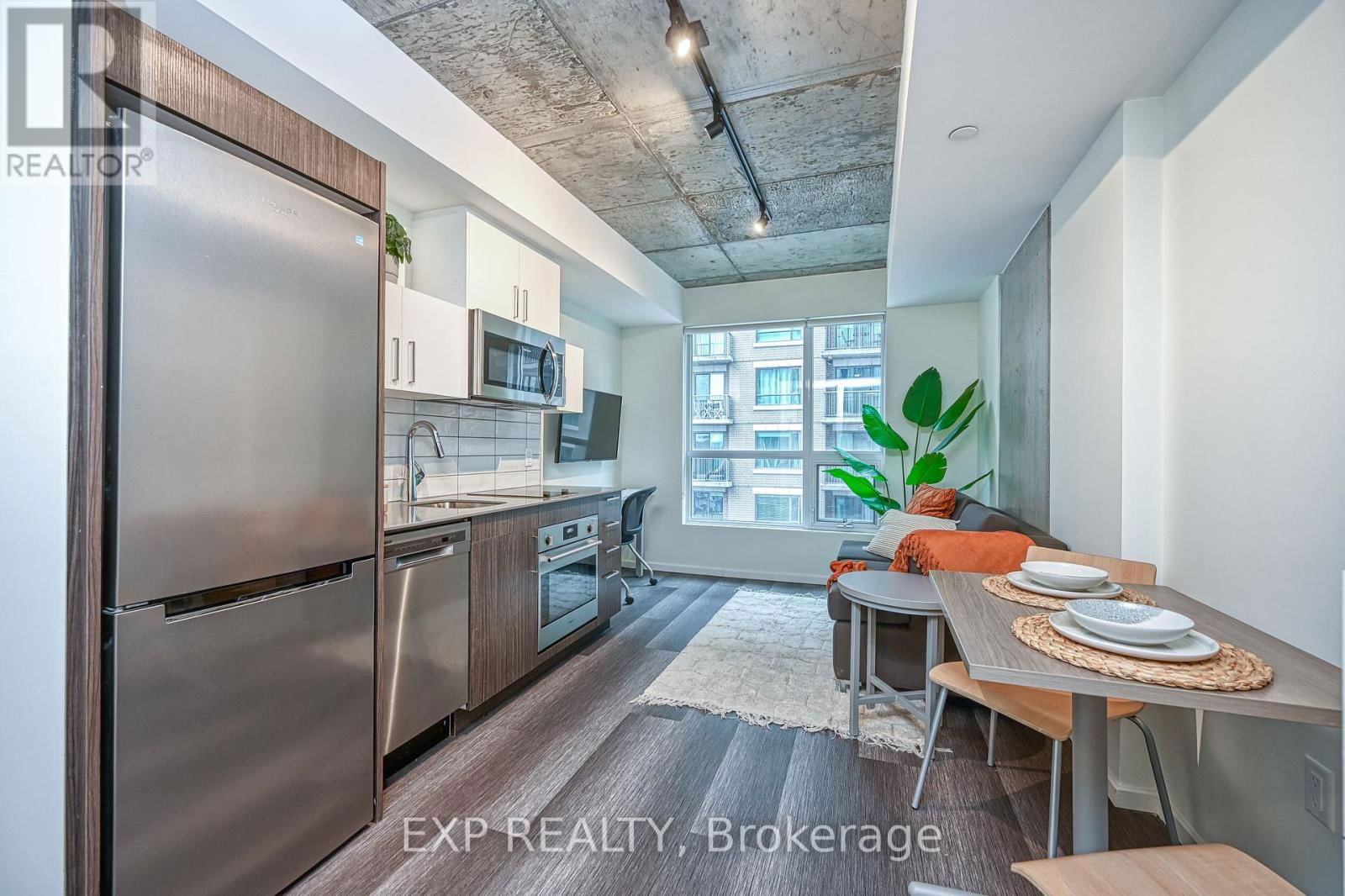 602 - 211 BESSERER STREET Image 7