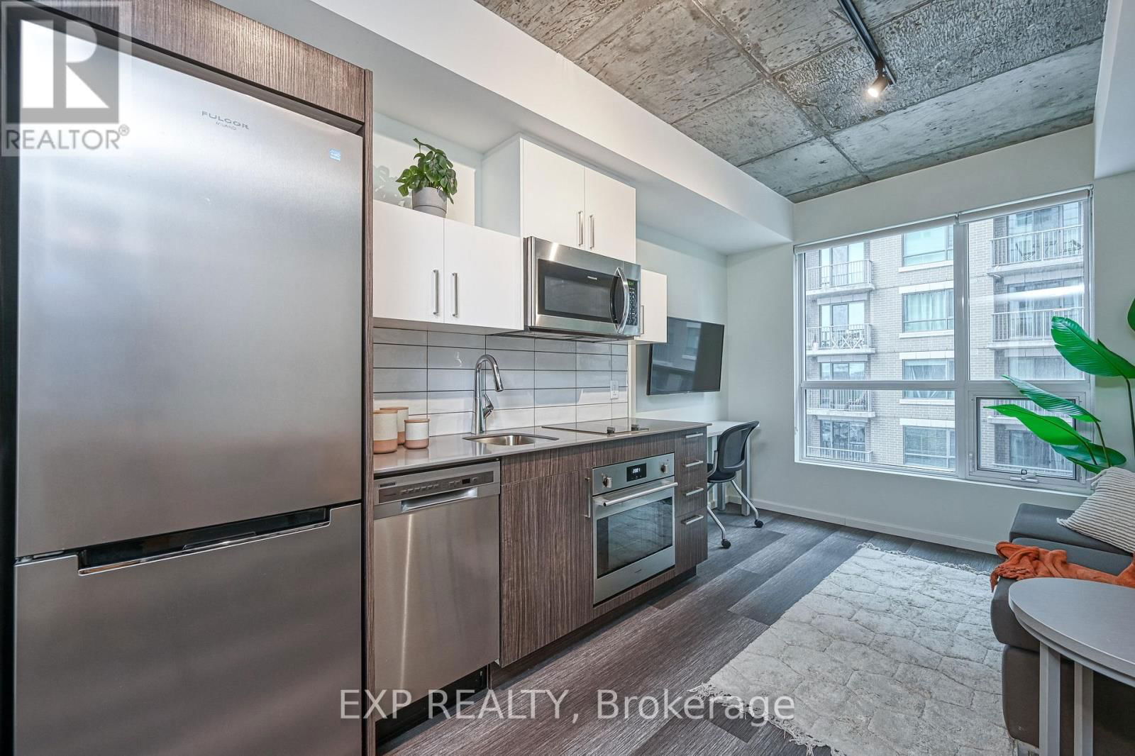 602 - 211 BESSERER STREET Image 8