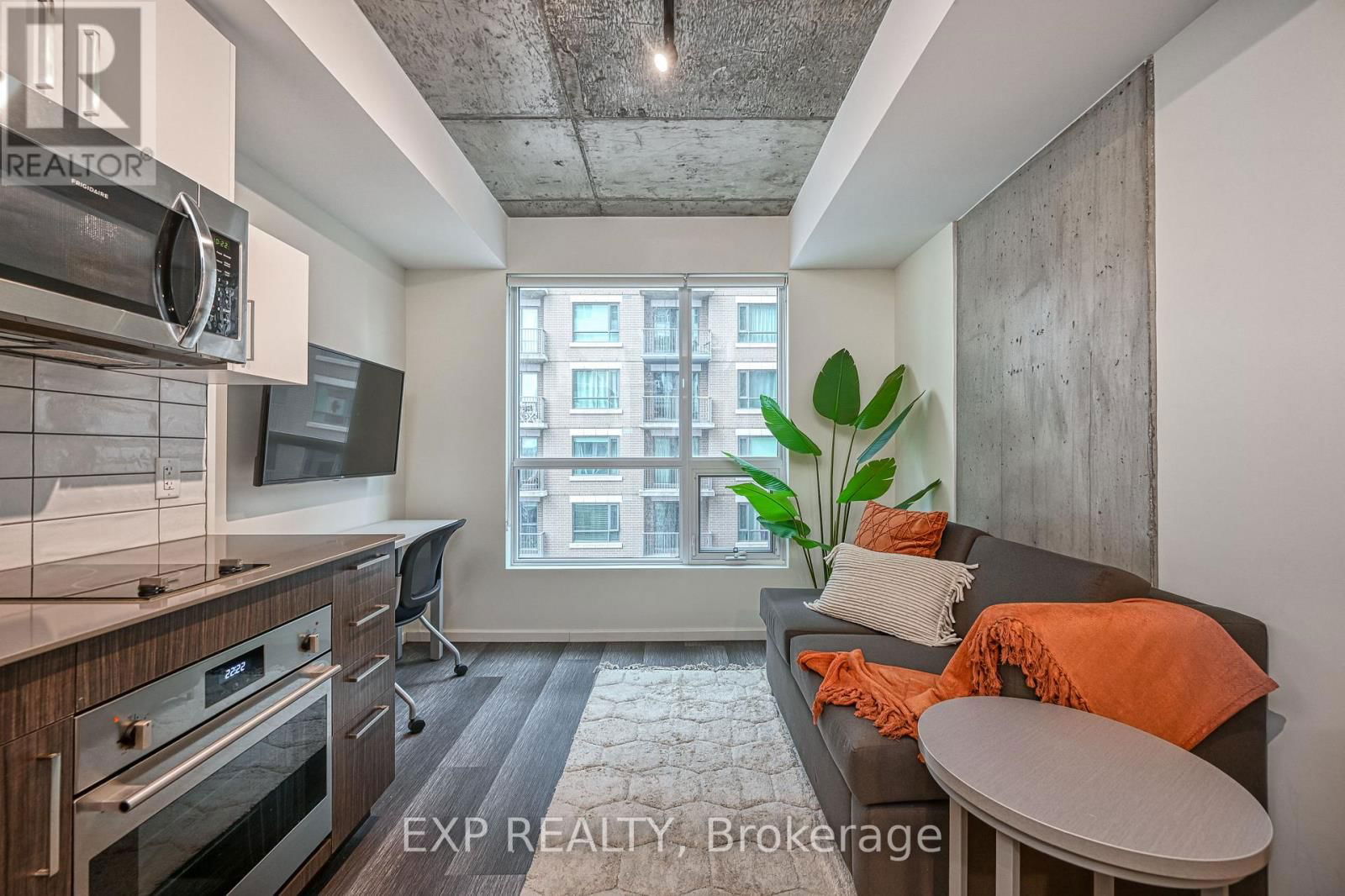 602 - 211 BESSERER STREET Image 9