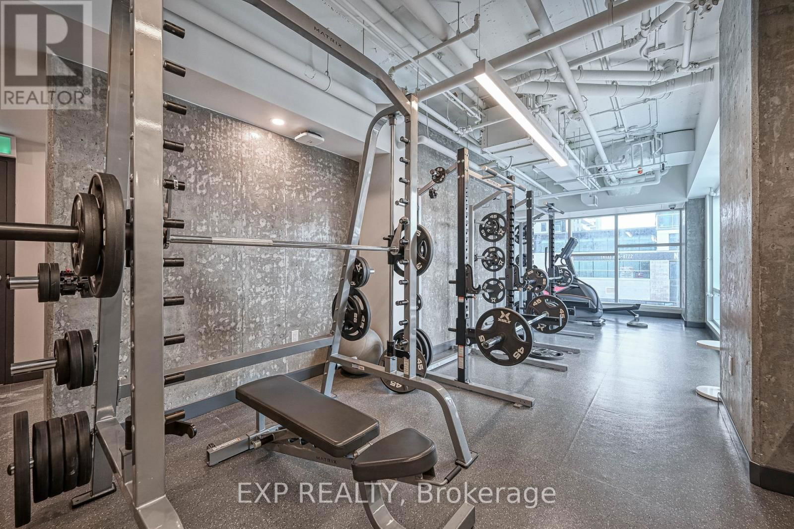 908 - 211 BESSERER STREET Image 32