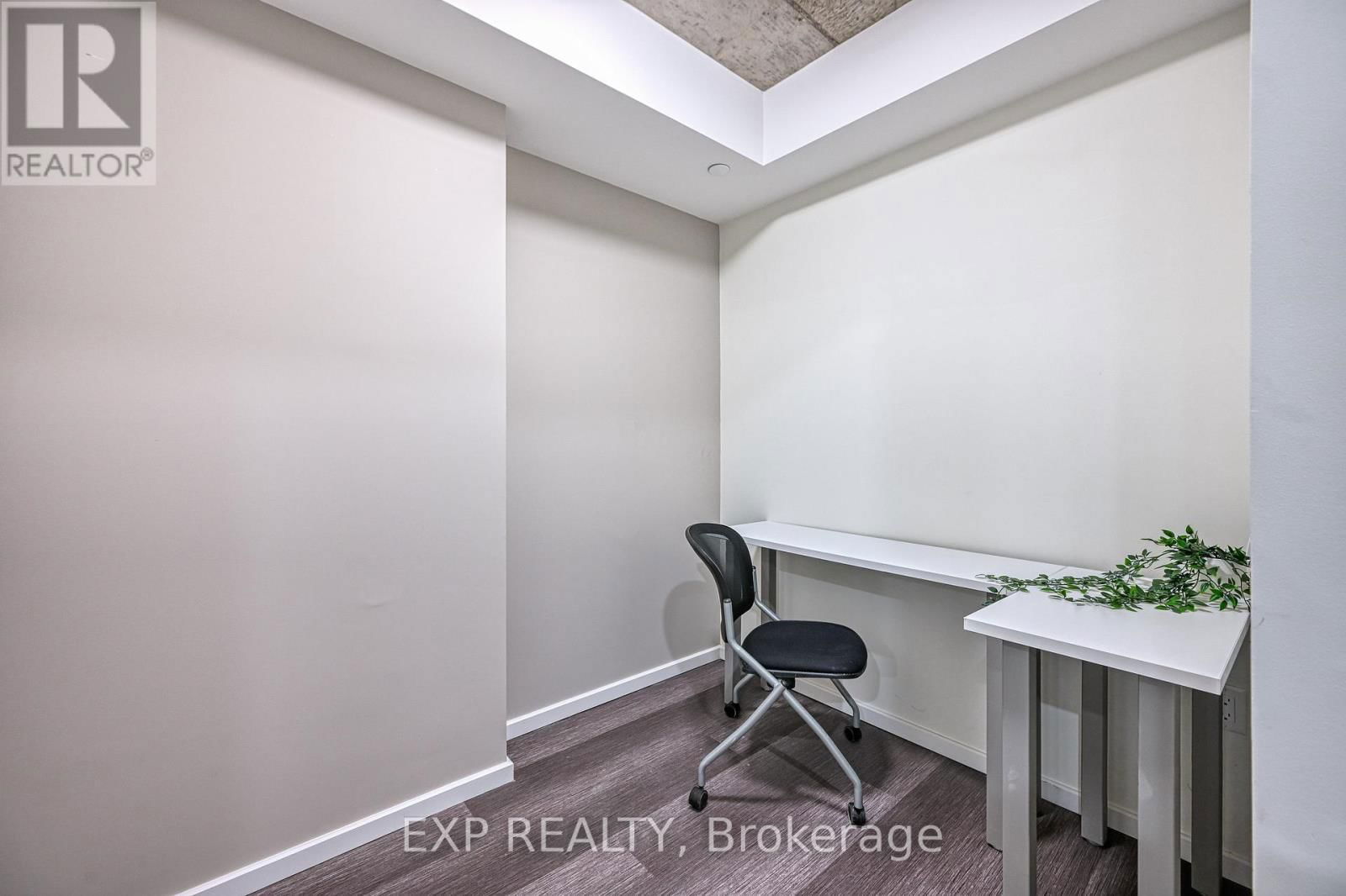 908 - 211 BESSERER STREET Image 4