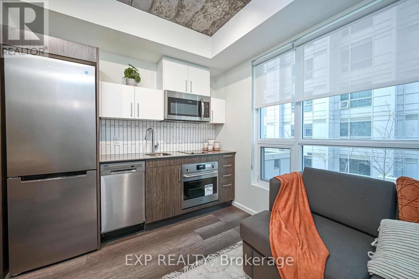 1002 - 211 BESSERER STREET Image 11