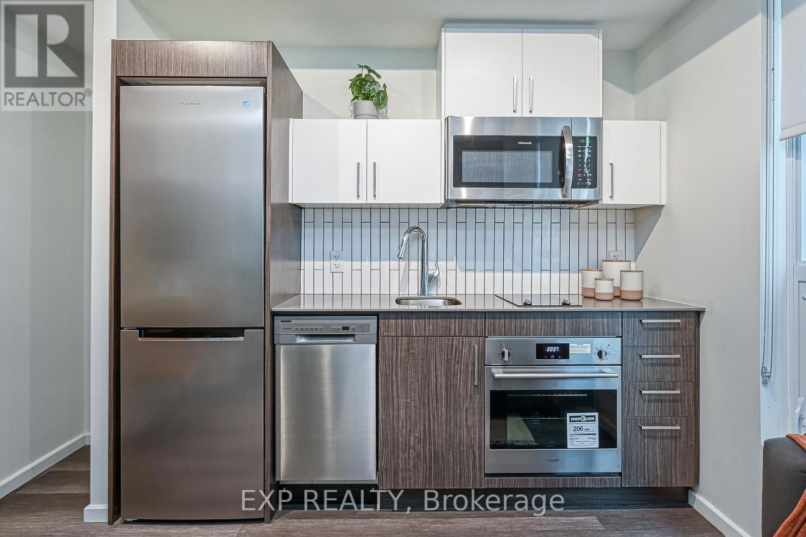1002 - 211 BESSERER STREET Image 13