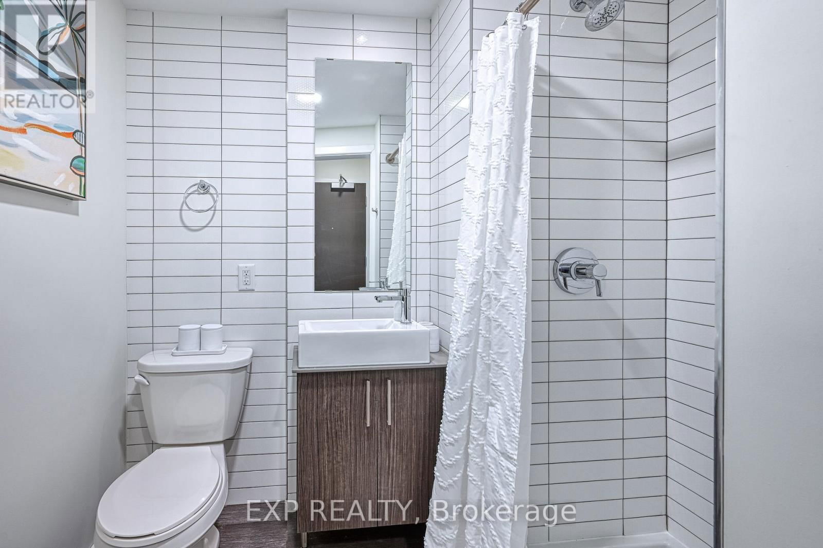 1002 - 211 BESSERER STREET Image 16
