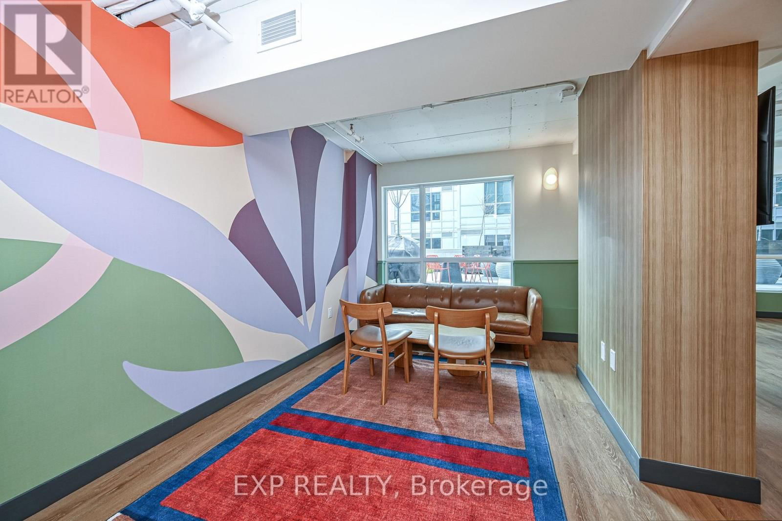 1002 - 211 BESSERER STREET Image 21