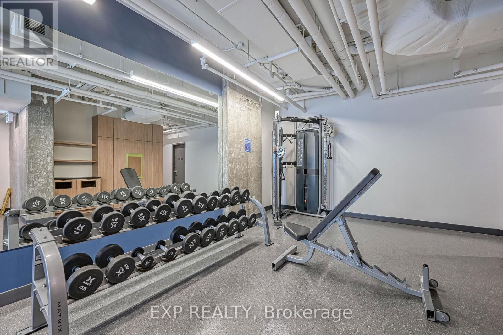 1002 - 211 BESSERER STREET Image 32