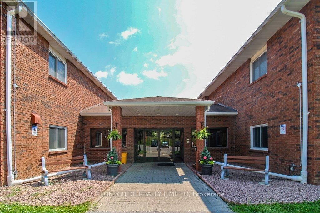 113 - 475 PARKHILL ROAD WEST Image 1