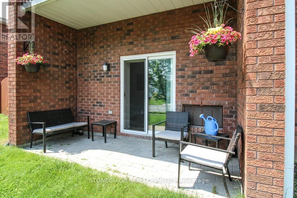 113 - 475 PARKHILL ROAD WEST Image 13