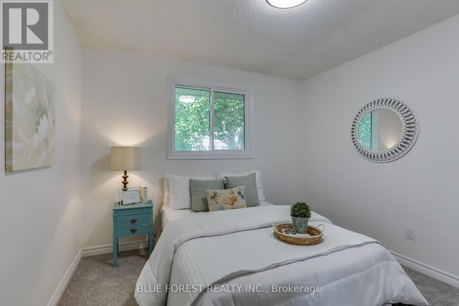 52 GLENDALE AVENUE Image 18