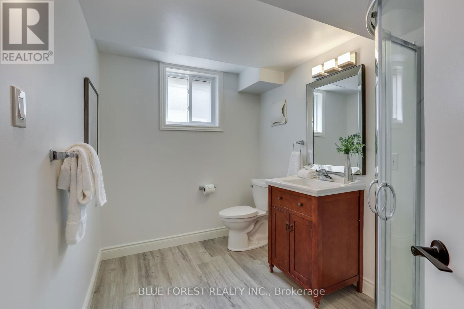 52 GLENDALE AVENUE Image 21