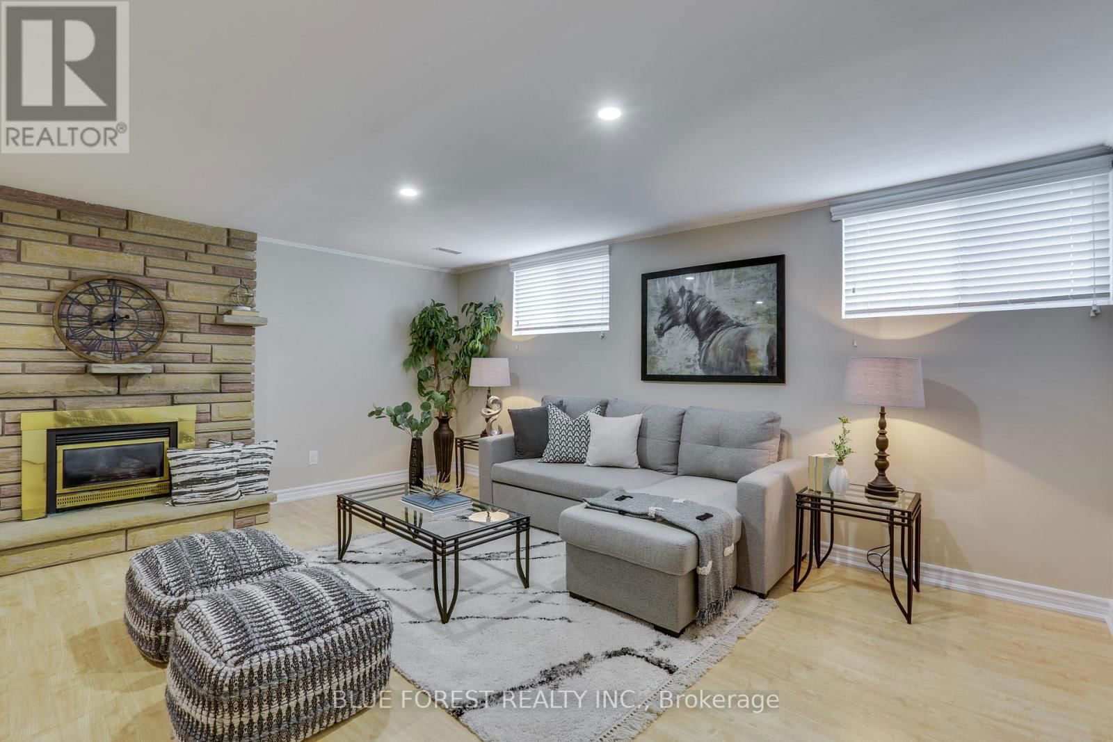 52 GLENDALE AVENUE Image 22