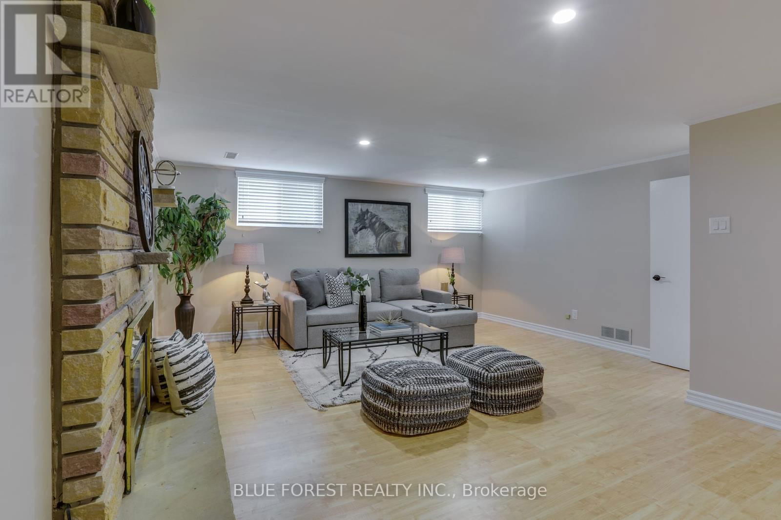 52 GLENDALE AVENUE Image 25
