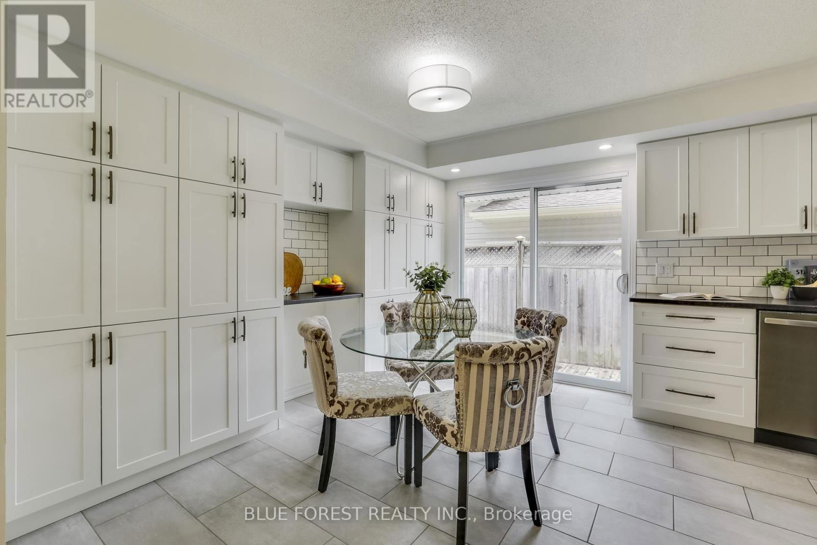 52 GLENDALE AVENUE Image 6