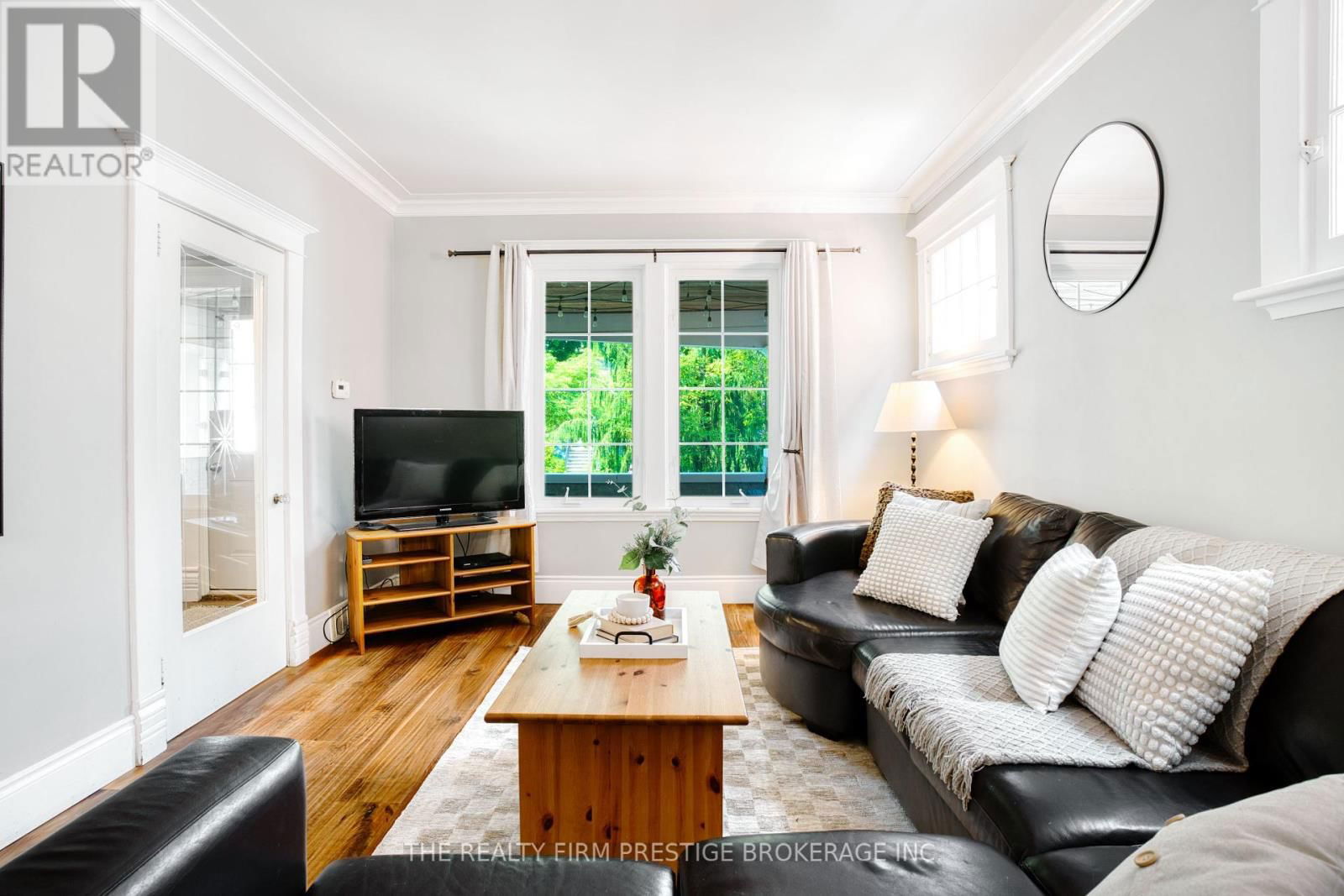 42 EVERGREEN AVENUE Image 13