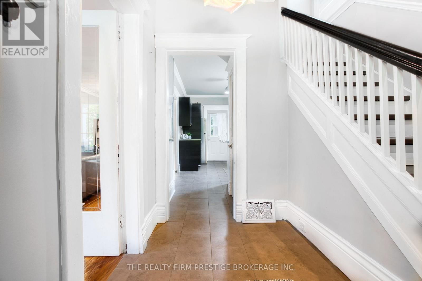 42 EVERGREEN AVENUE Image 19