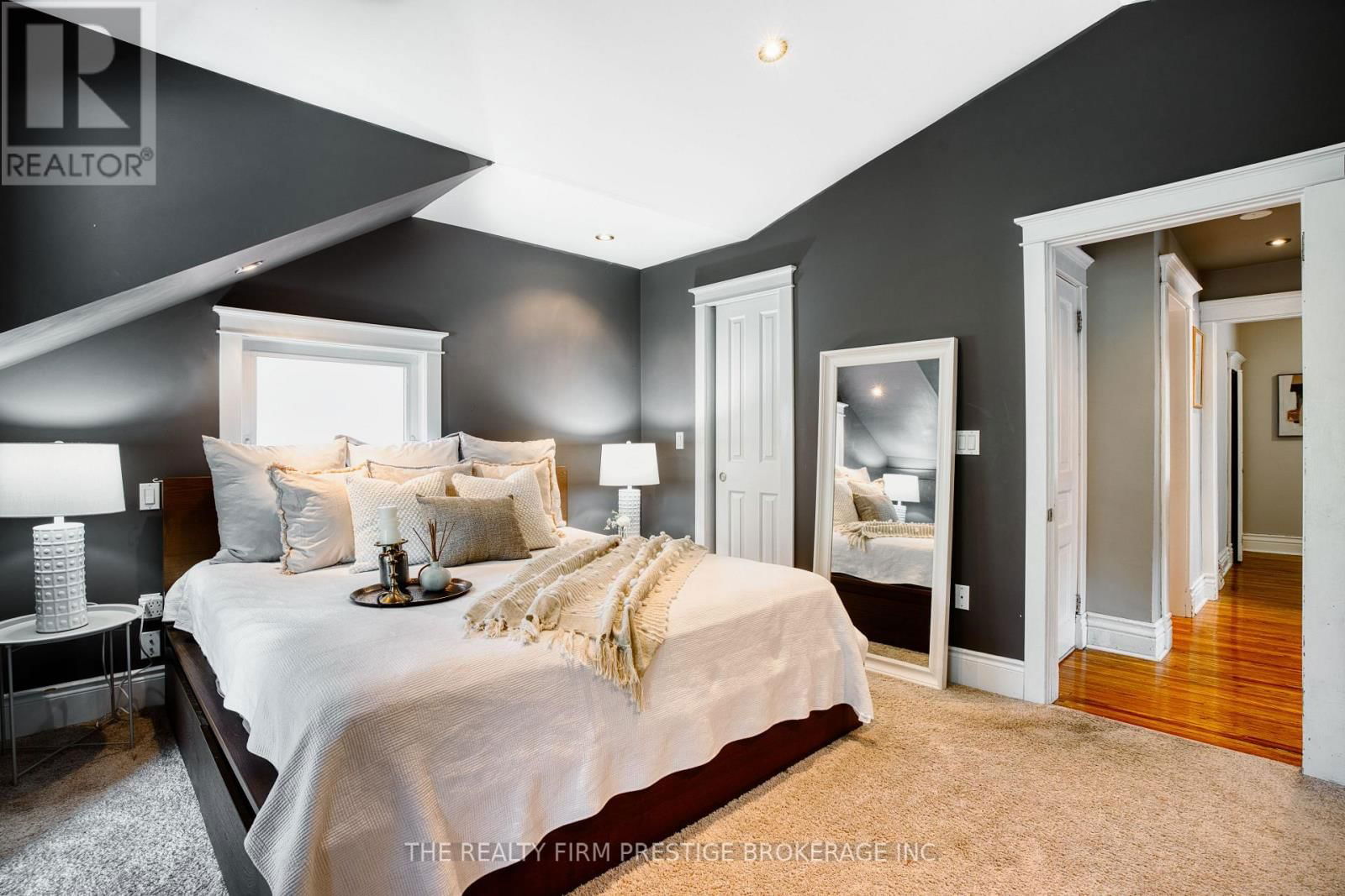 42 EVERGREEN AVENUE Image 23