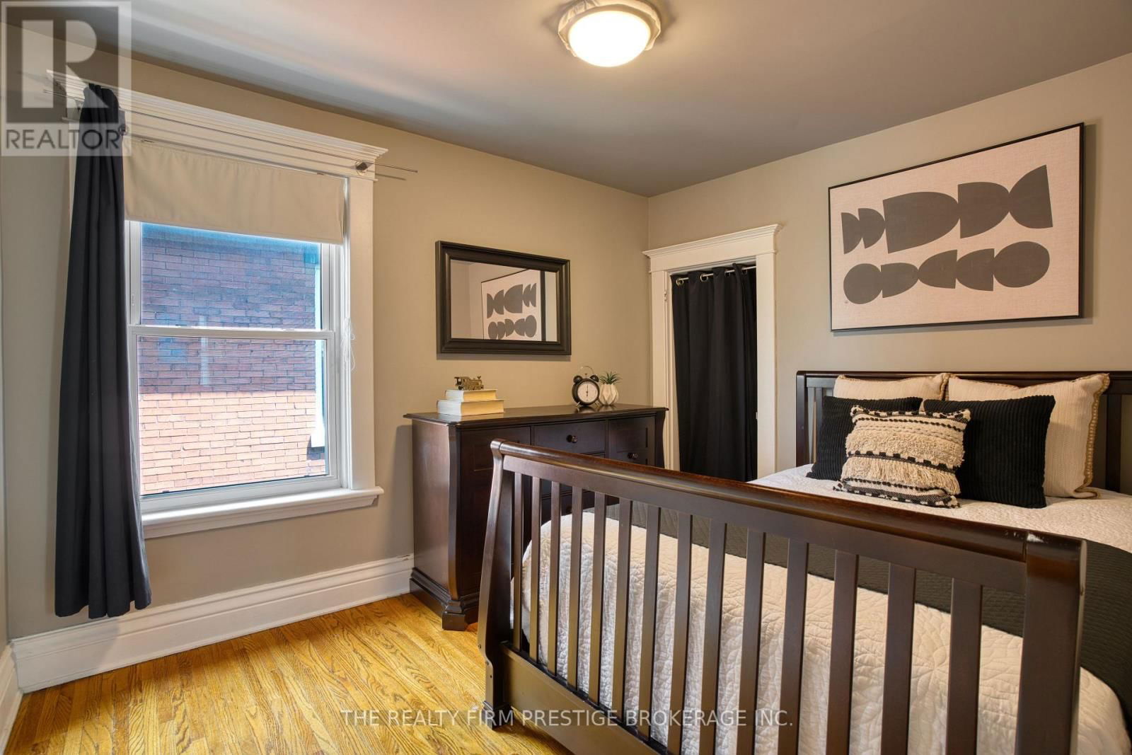 42 EVERGREEN AVENUE Image 27