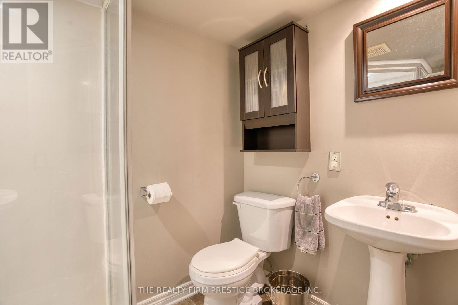 42 EVERGREEN AVENUE Image 35