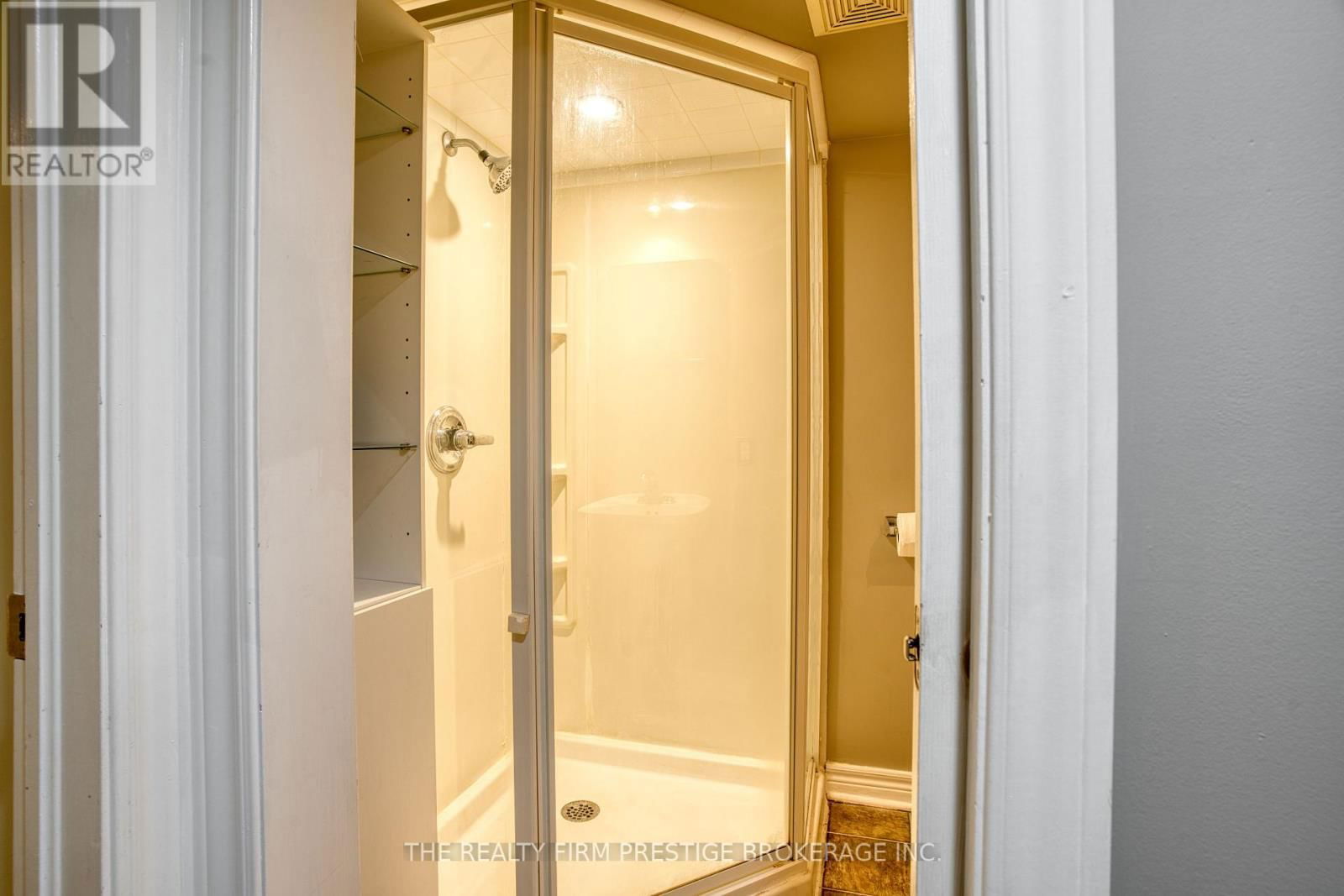 42 EVERGREEN AVENUE Image 36