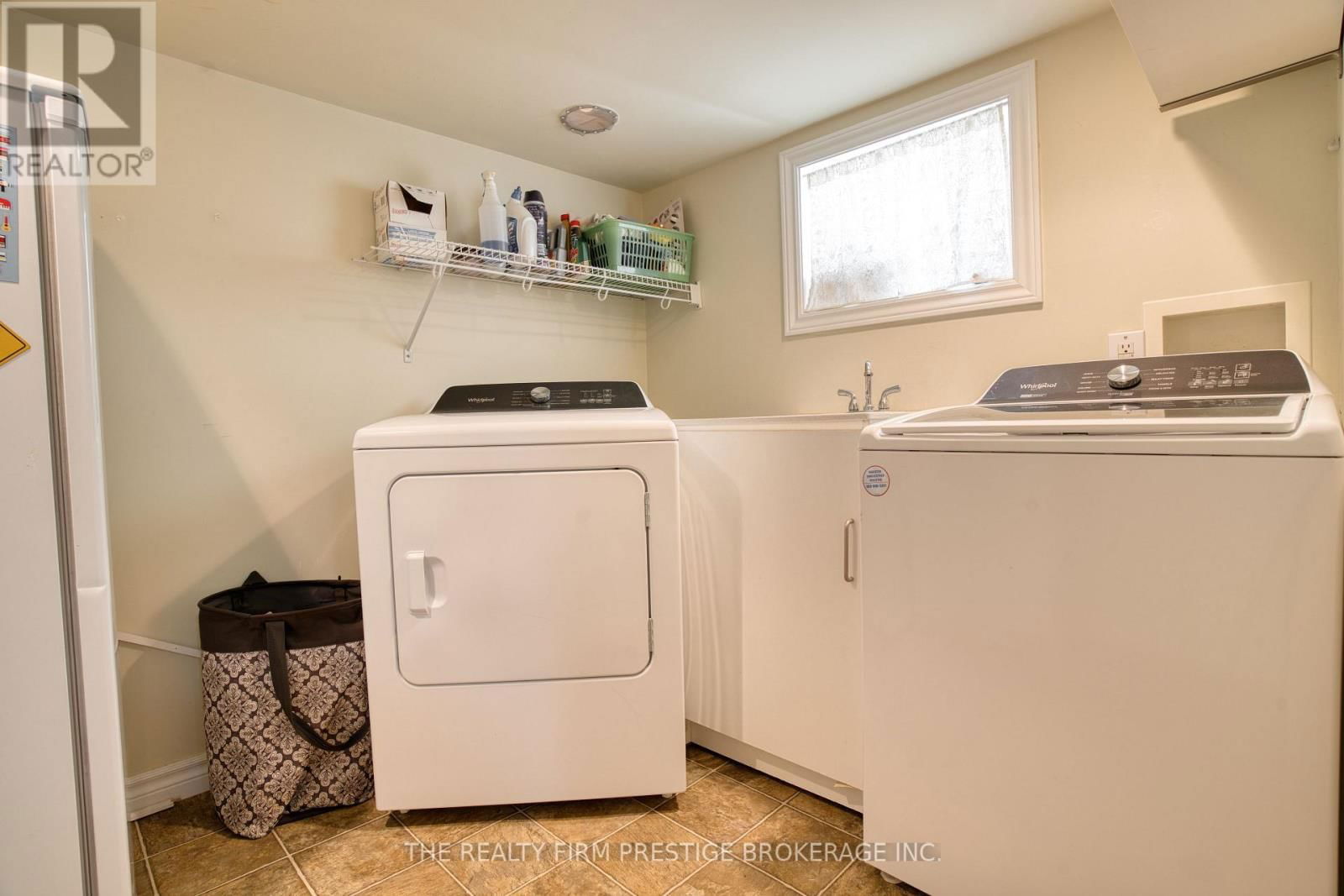 42 EVERGREEN AVENUE Image 37