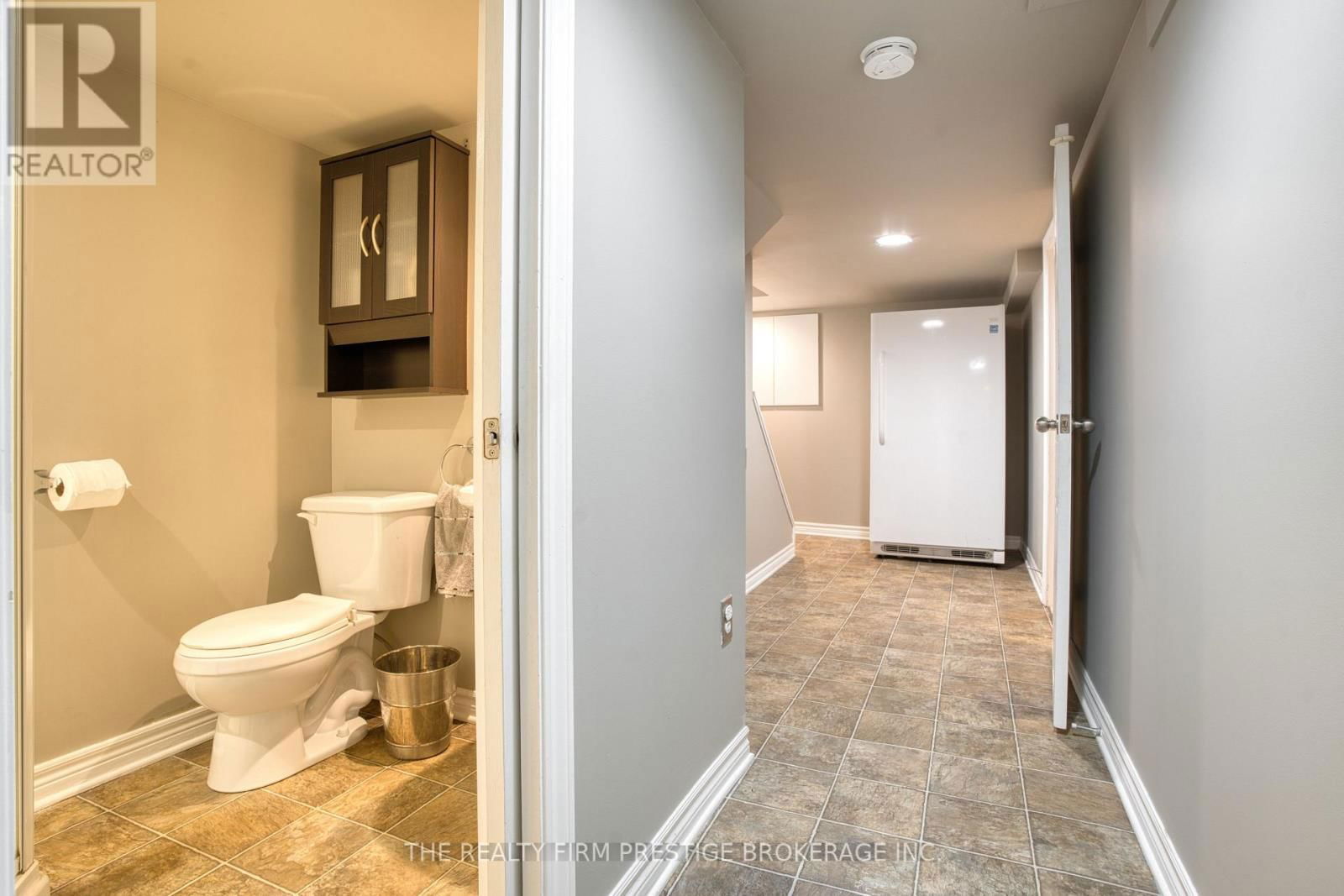 42 EVERGREEN AVENUE Image 38