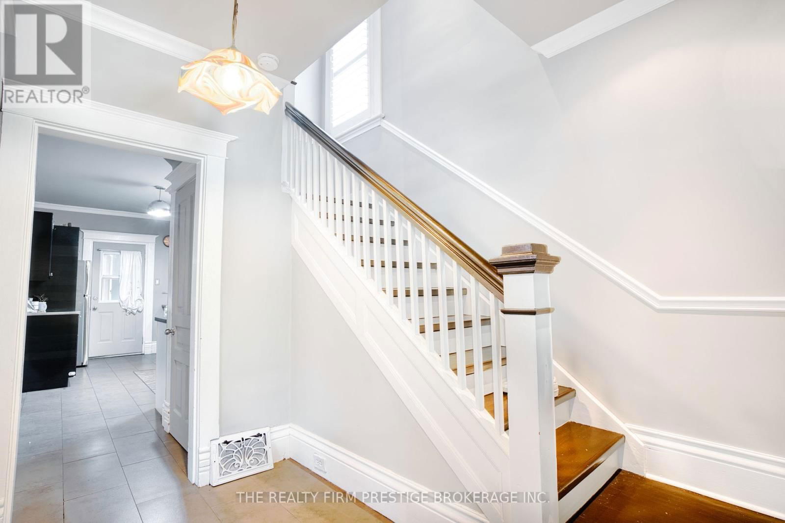 42 EVERGREEN AVENUE Image 4