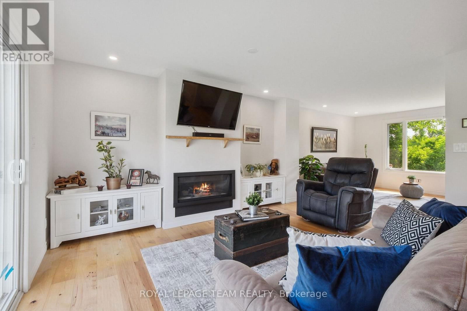 8280 BANK STREET Image 12