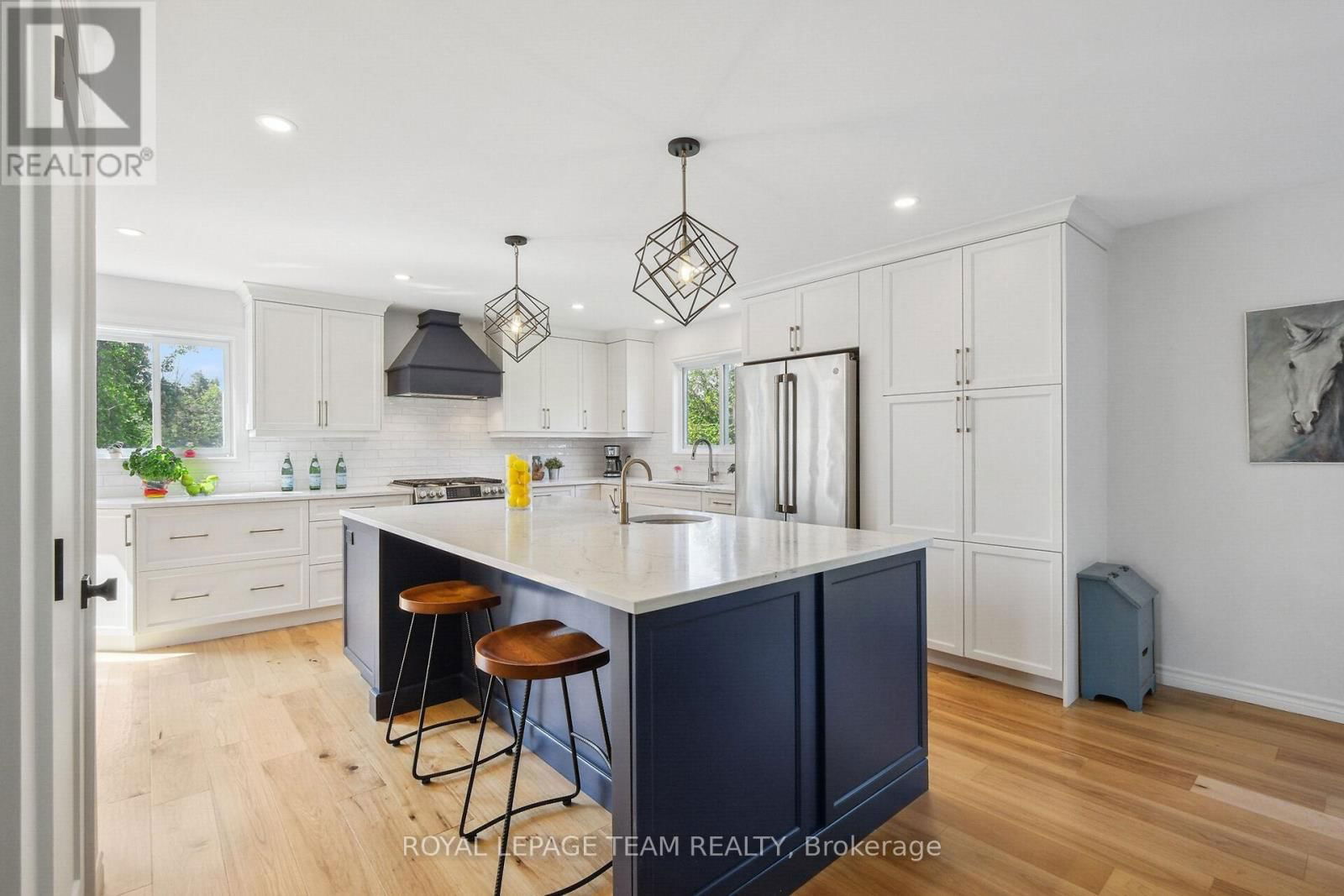 8280 BANK STREET Image 14