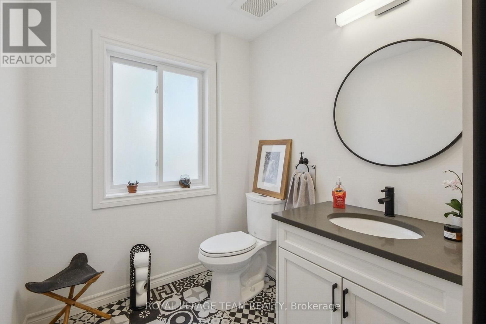 8280 BANK STREET Image 25