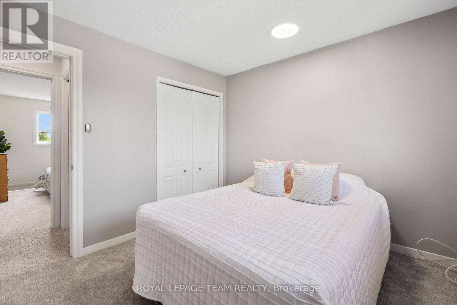 8280 BANK STREET Image 31