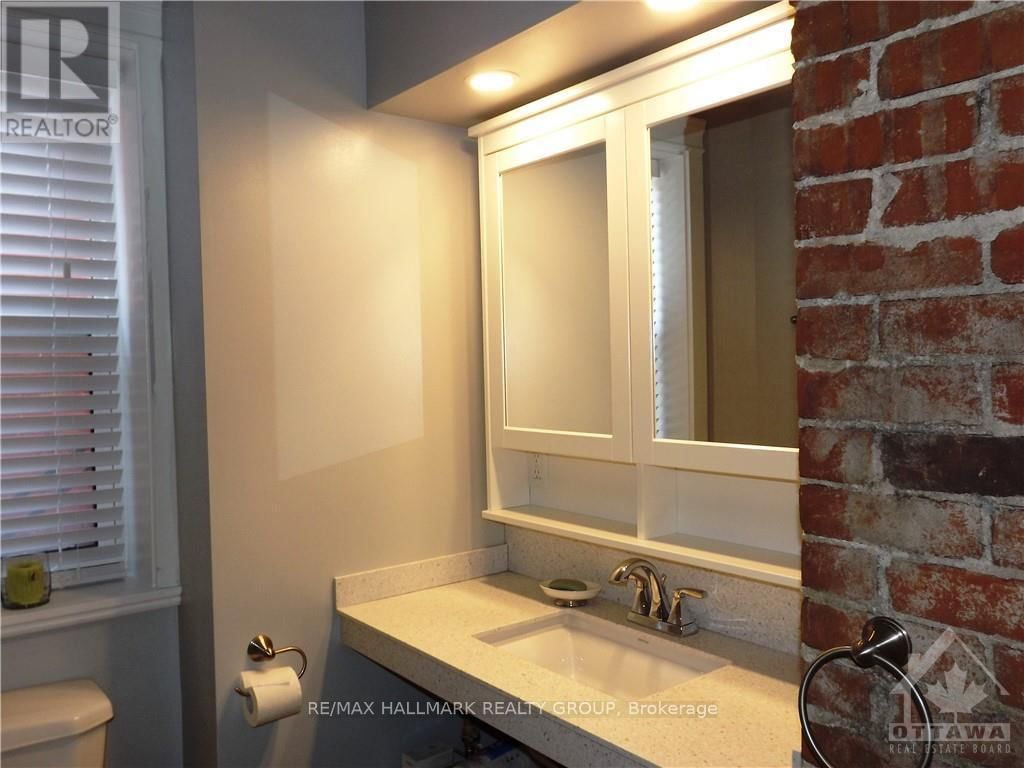 2 - 381 COOPER STREET EAST Image 12