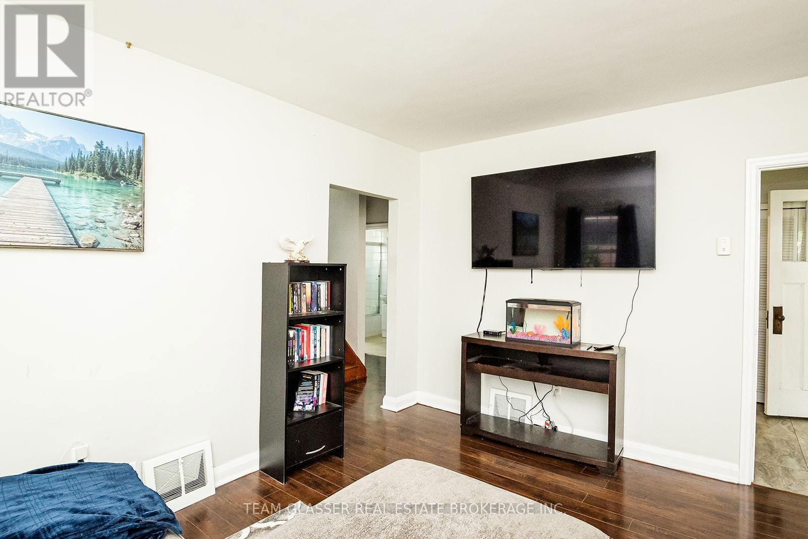 47 MURRAY STREET Image 11