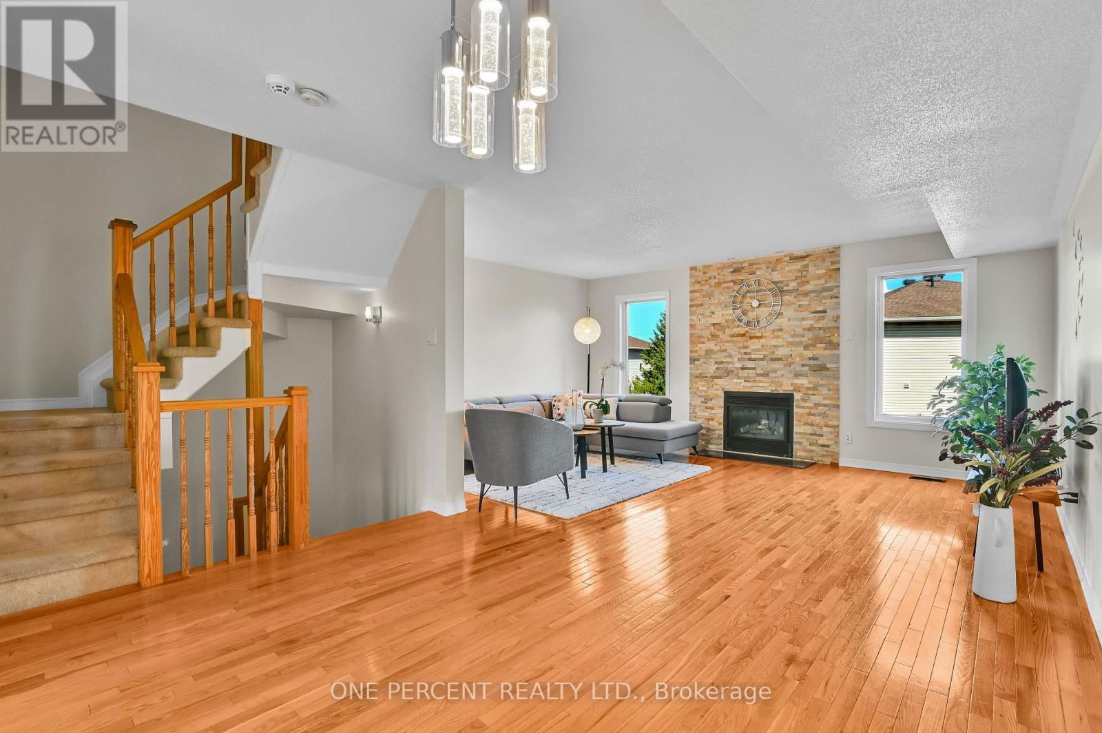 2572 ALANIS PRIVATE Image 10