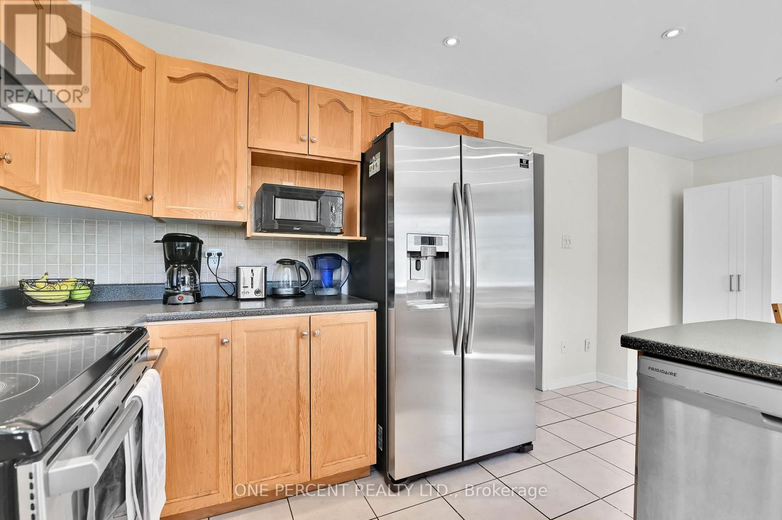2572 ALANIS PRIVATE Image 18
