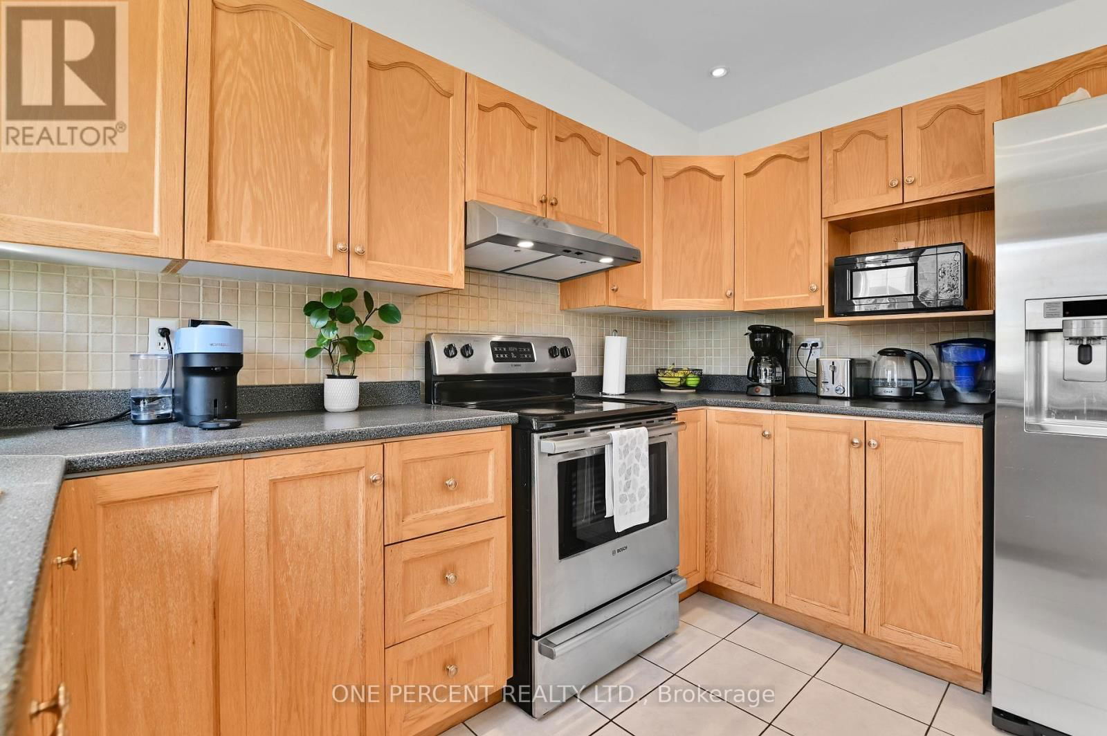 2572 ALANIS PRIVATE Image 19