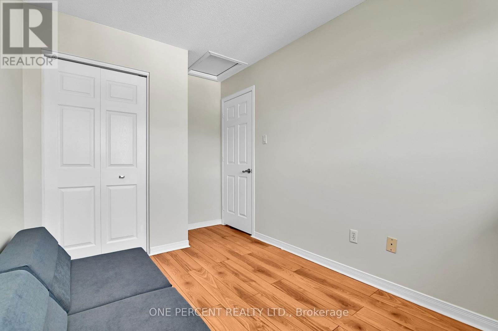 2572 ALANIS PRIVATE Image 25