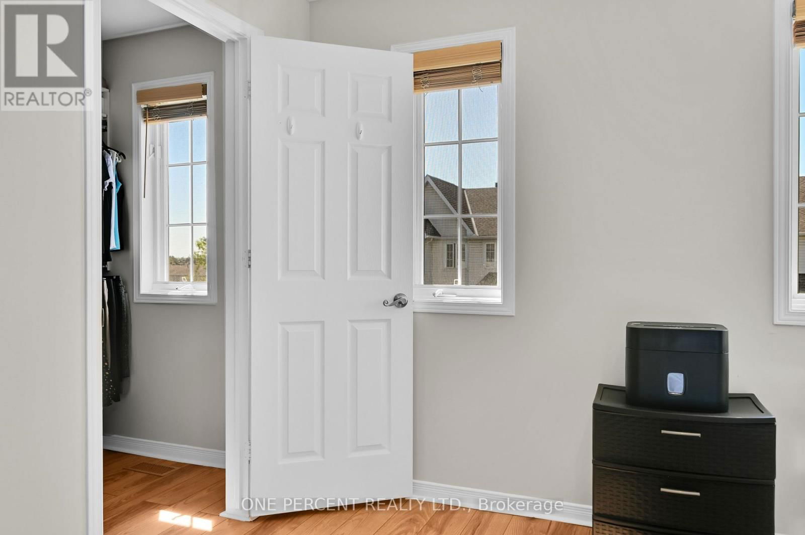 2572 ALANIS PRIVATE Image 29