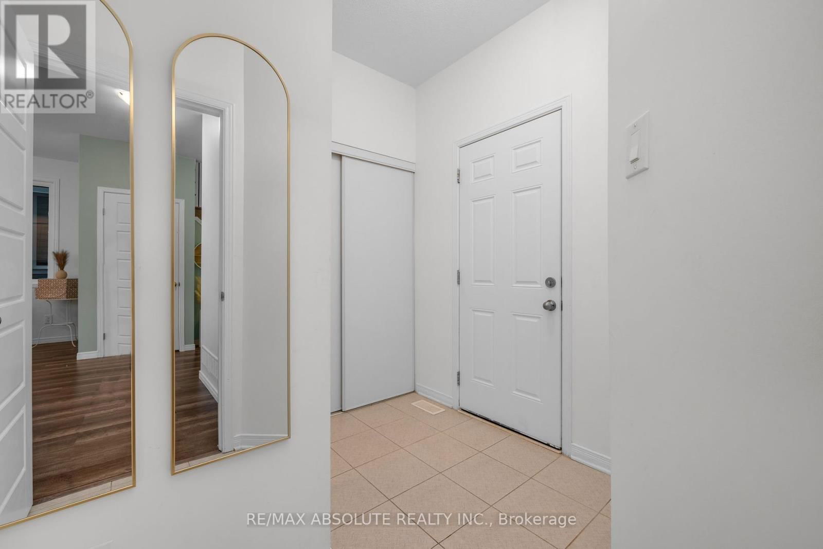302 HALIBURTON HEIGHTS Image 28