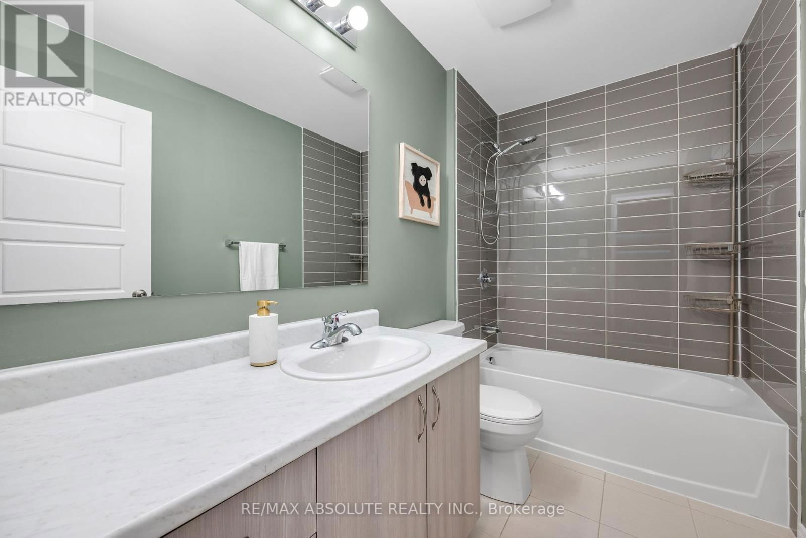 302 HALIBURTON HEIGHTS Image 45