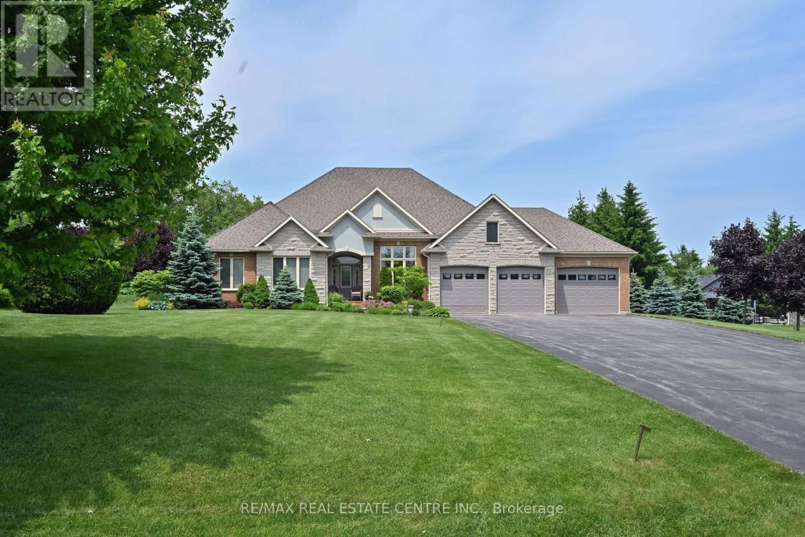 40 BROOKHAVEN CRESCENT Image 1