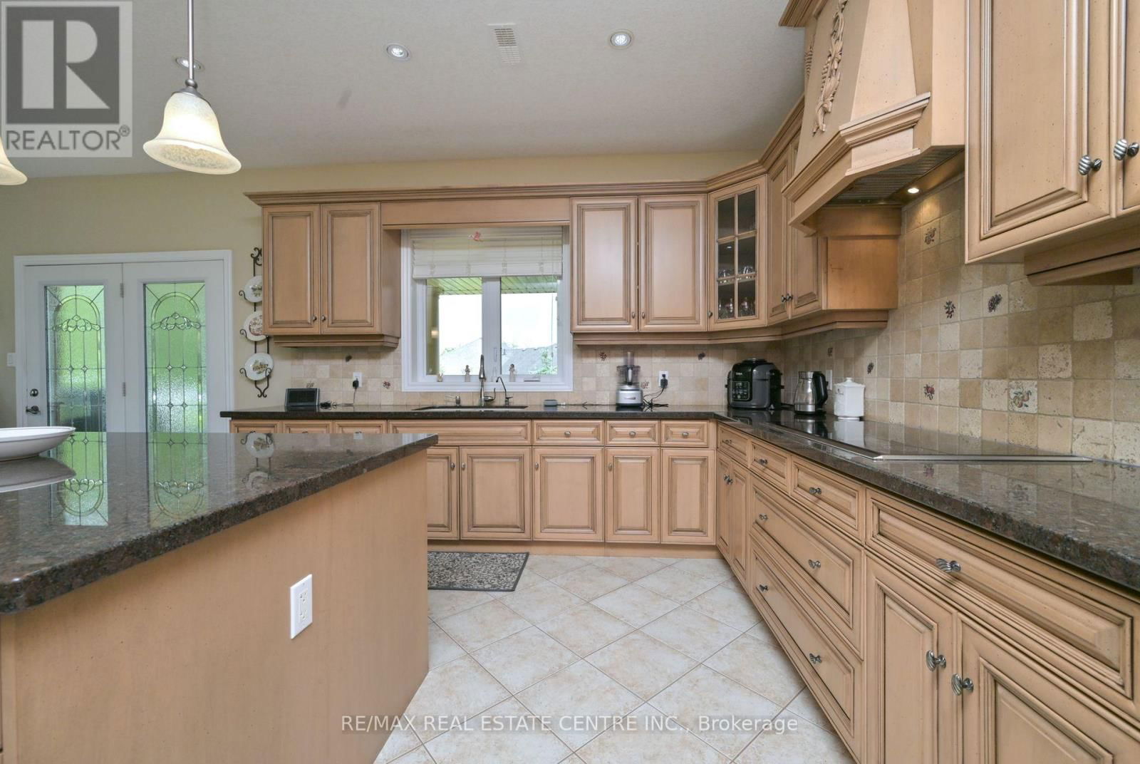 40 BROOKHAVEN CRESCENT Image 13