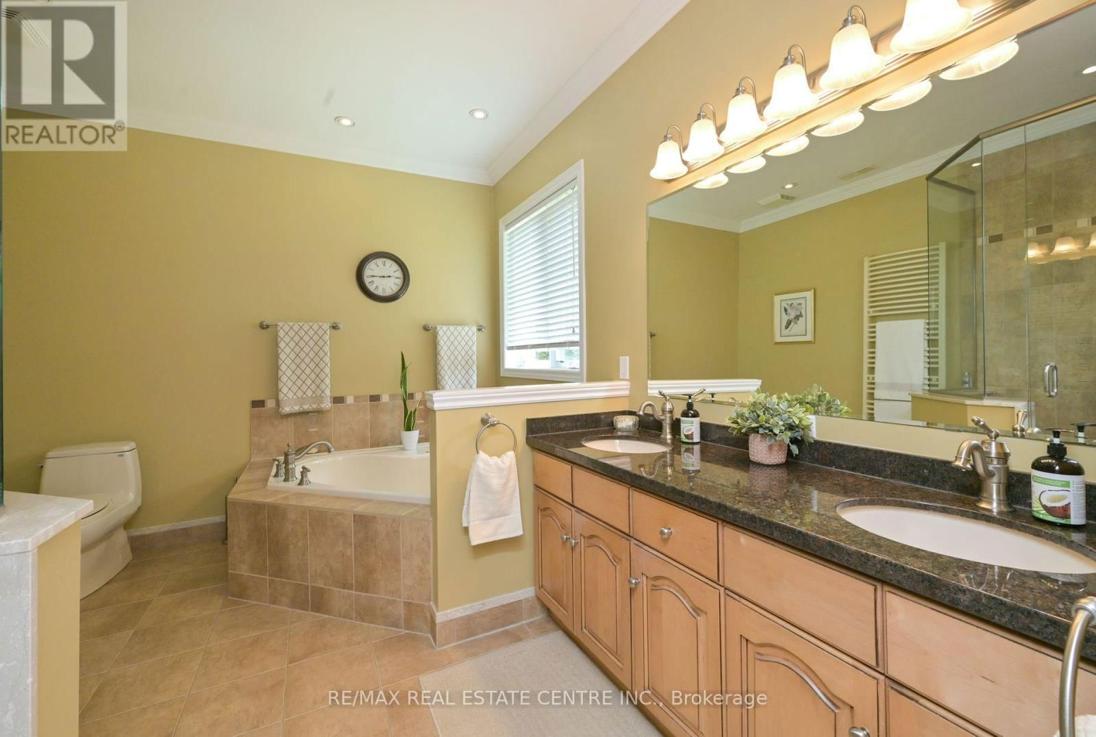 40 BROOKHAVEN CRESCENT Image 24