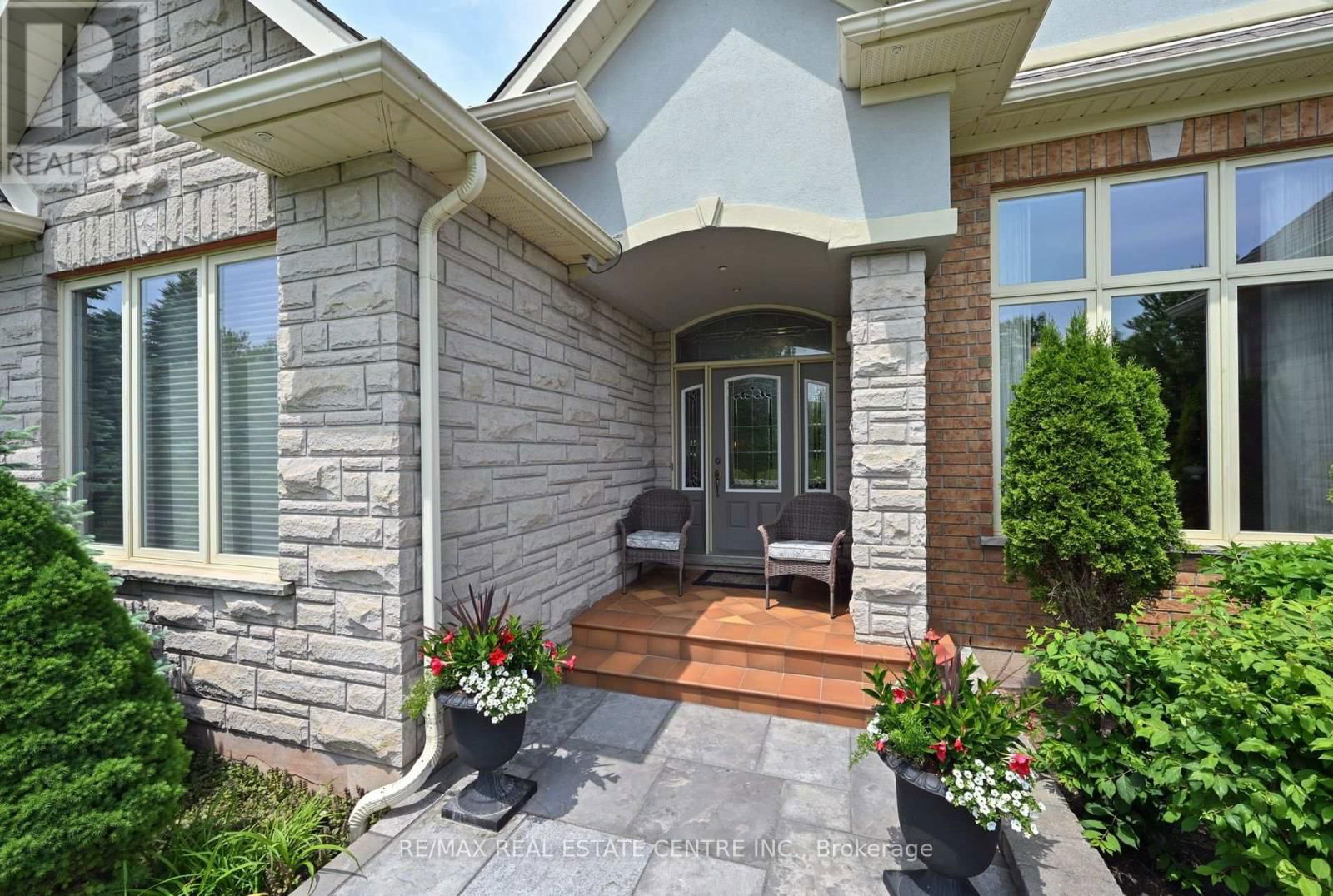 40 BROOKHAVEN CRESCENT Image 3
