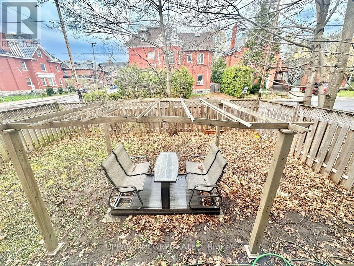 3 - 225 COBOURG STREET Image 11