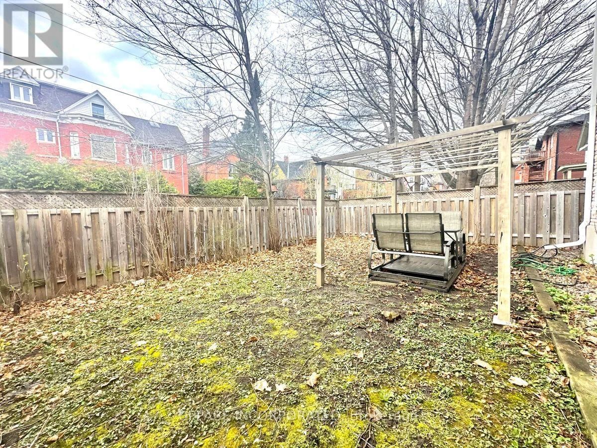 3 - 225 COBOURG STREET Image 12